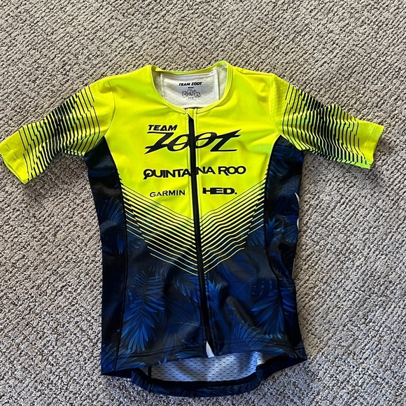 Zoot Aero Tri Top, Tri Shorts and Vest - Picture 2 of 12